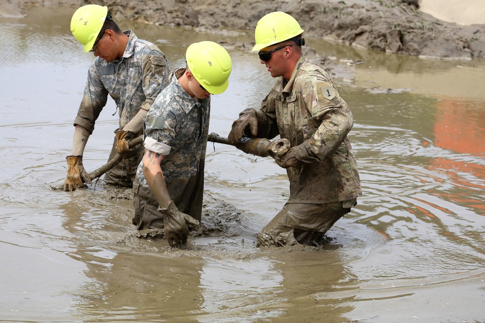 Tracked Vehicle Recovery Course students train at Fort McCoy