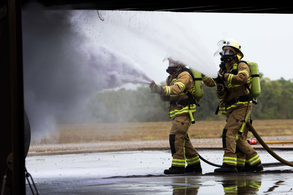 US Marines and Australian firefighters conduct live fuel fire training