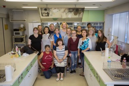 MCAS Iwakuni residents cook Japanese dish and dessert