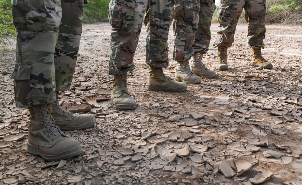 PSYOPS Soldiers attend SERE desert survival class