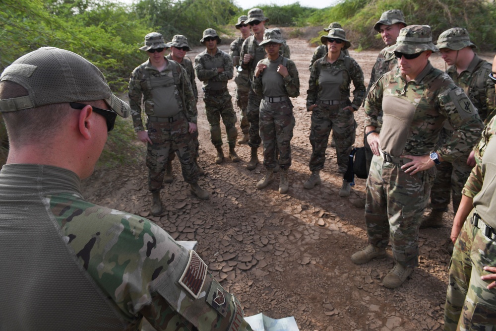 PSYOPS Soldiers attend SERE desert survival class