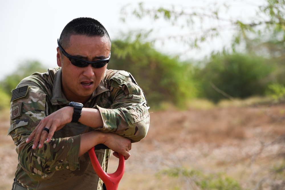 PSYOPS Soldiers attend SERE desert survival class