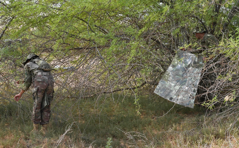 PSYOPS Soldiers attend SERE desert survival class