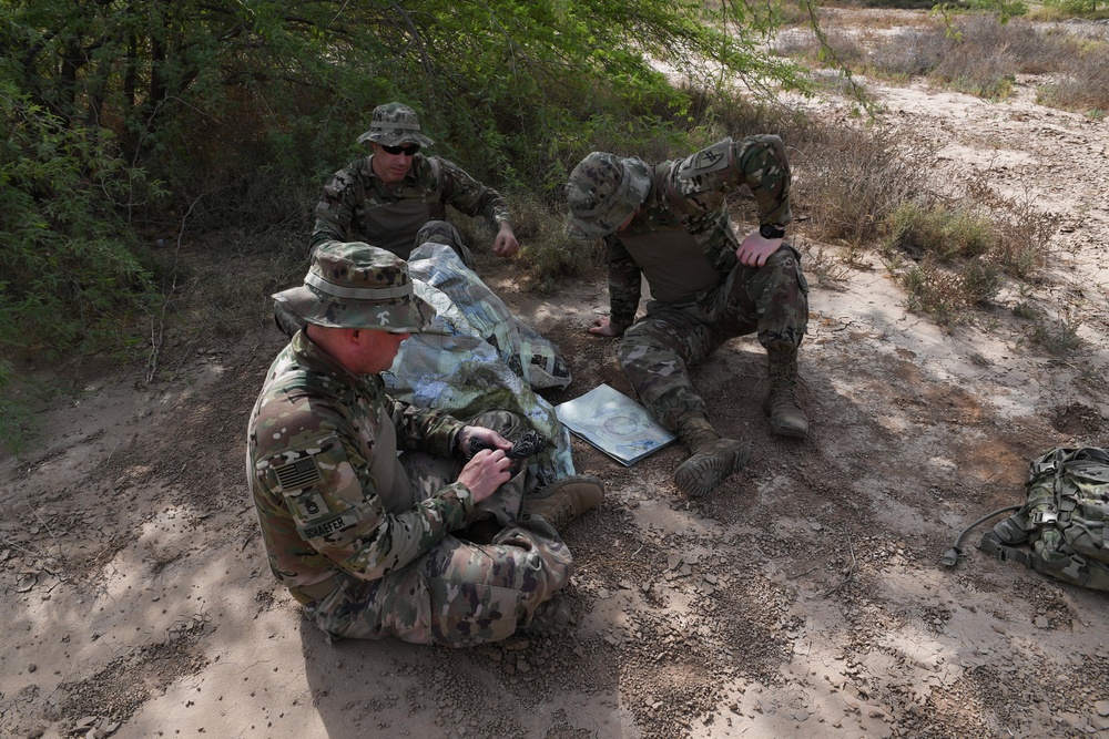 PSYOPS Soldiers attend SERE desert survival class