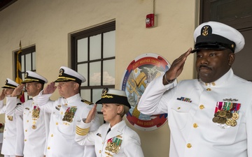 Fleet Weather Center San Diego Conducts Change of Command