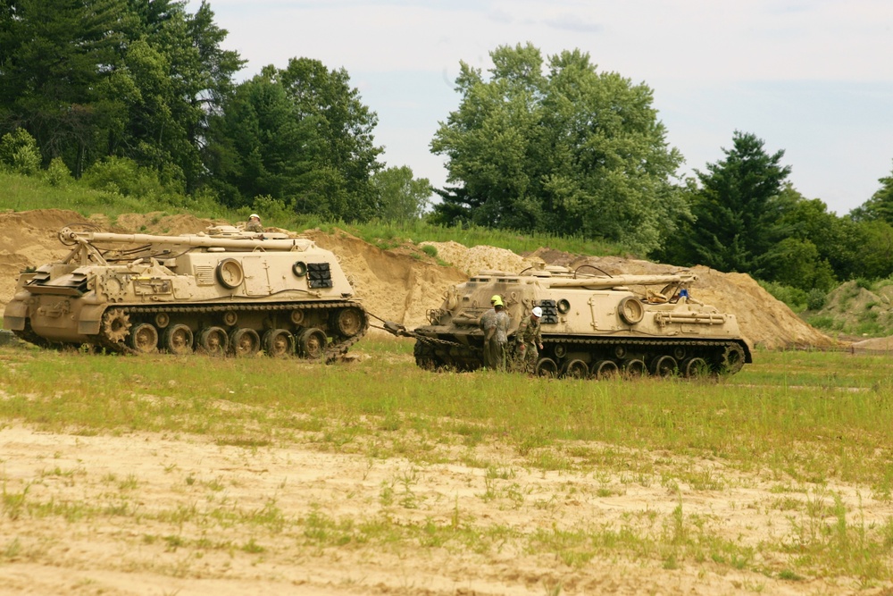 Tracked Vehicle Recovery Course students train at Fort McCoy