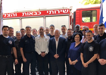 U.S. Ambassador meets American firefighters in Gaza Periphery