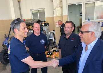 U.S. Ambassador meets American firefighters in Gaza Periphery