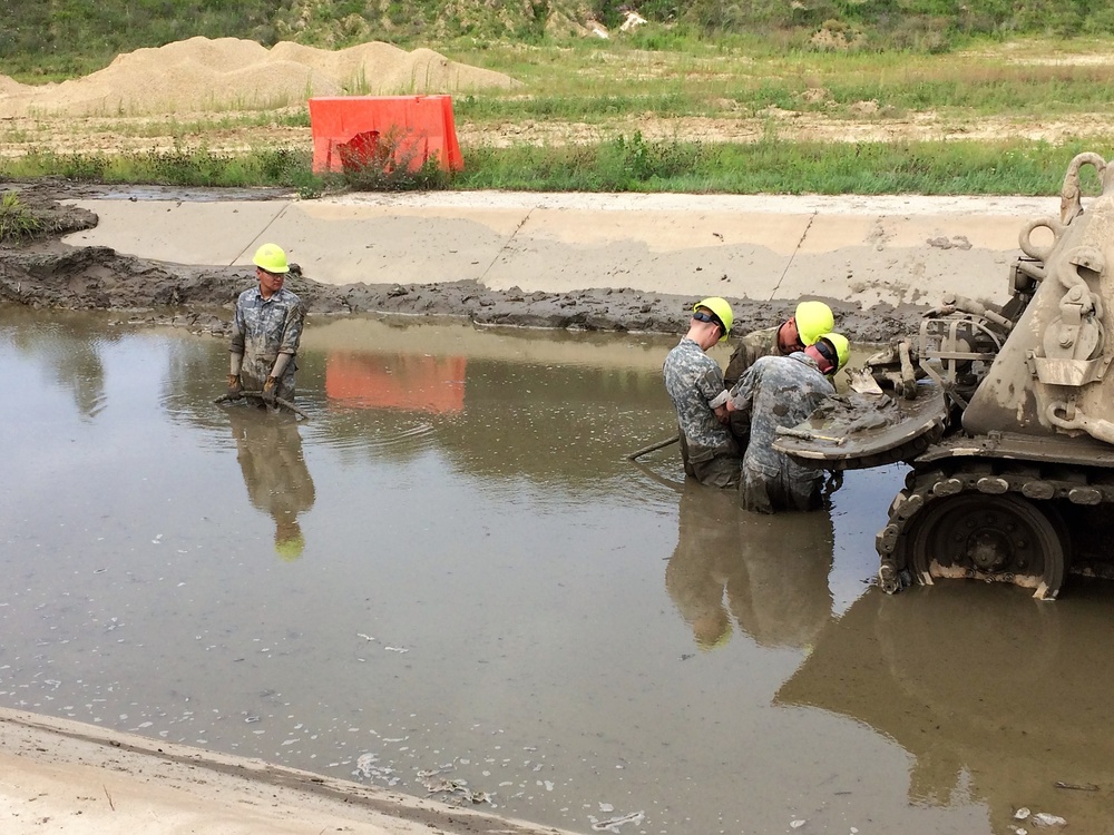 Tracked Vehicle Recovery Course students train at Fort McCoy