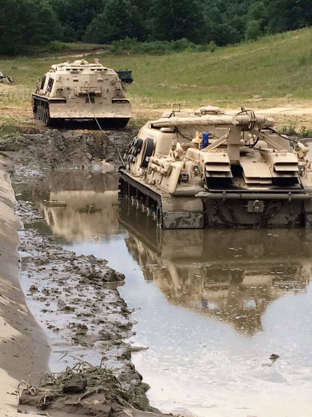 Tracked Vehicle Recovery Course students train at Fort McCoy