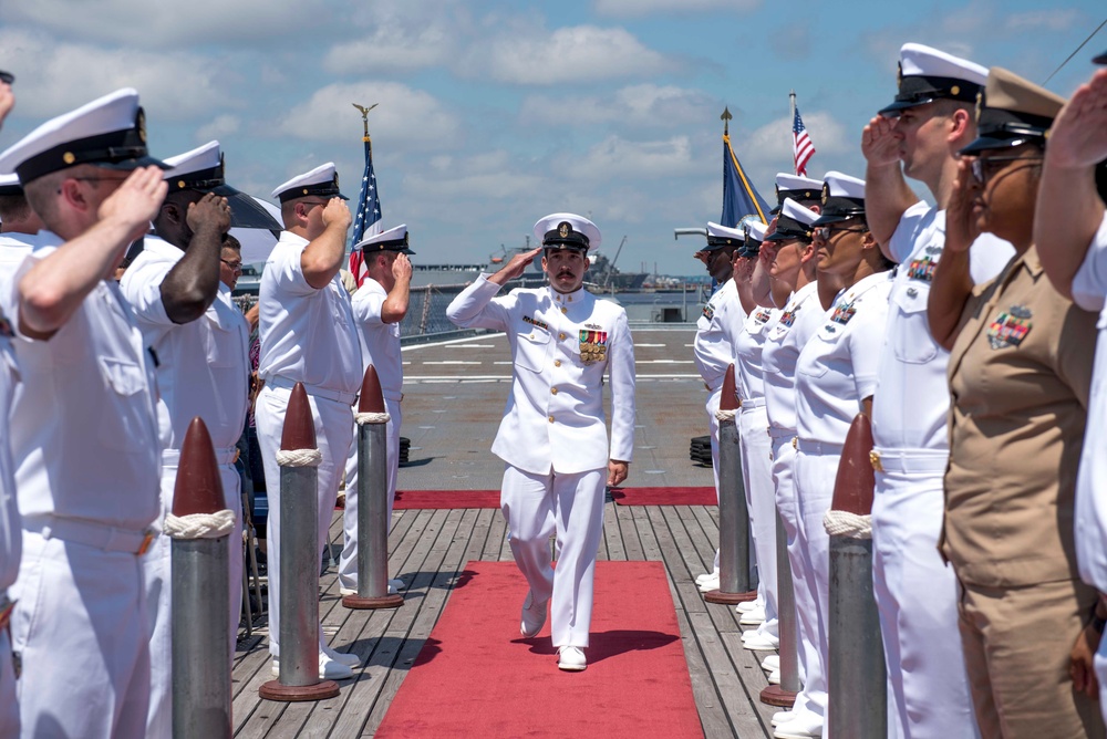 Chief Machinist's Mate Retires Aboard USS Wisconsin