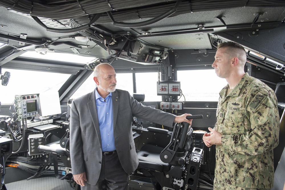 Frank DiGiovanni, assistant deputy chief of naval operations for manpower, personnel, training and education visits NECC