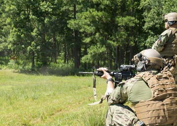 EOD technicians practice combat skills
