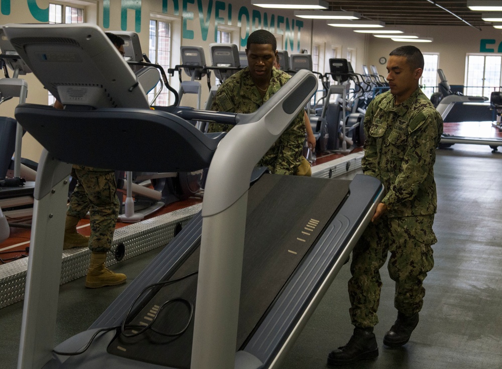 Sailors and Marines Volunteer at YMCA during Seattle Seafair Fleet Week