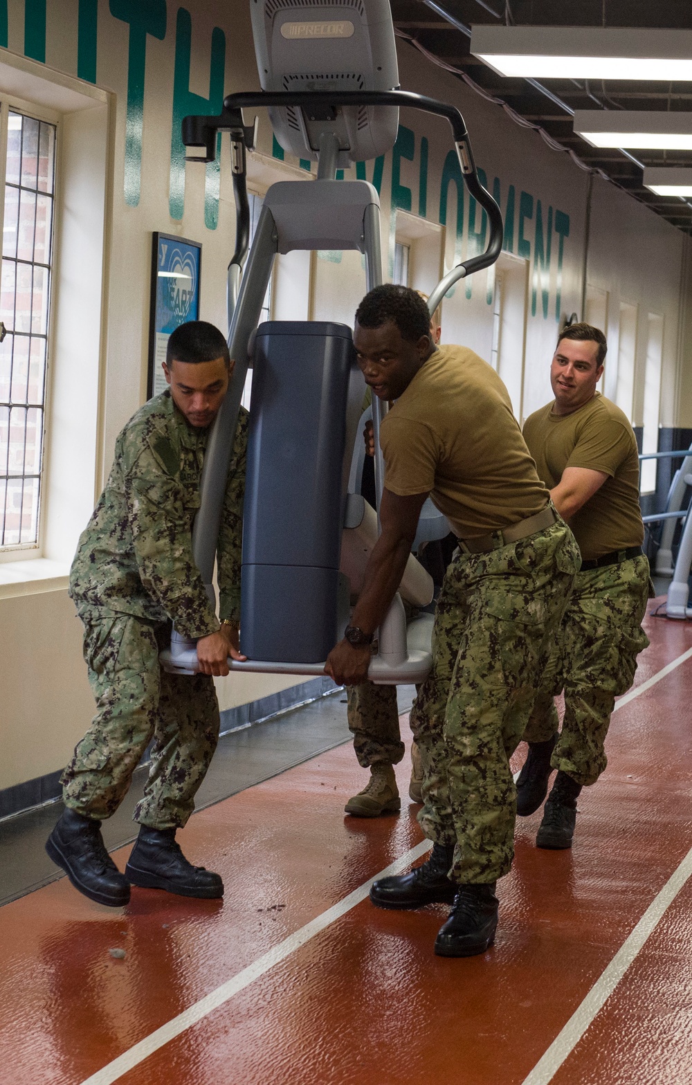 Sailors and Marines Volunteer at YMCA during Seattle Seafair Fleet Week