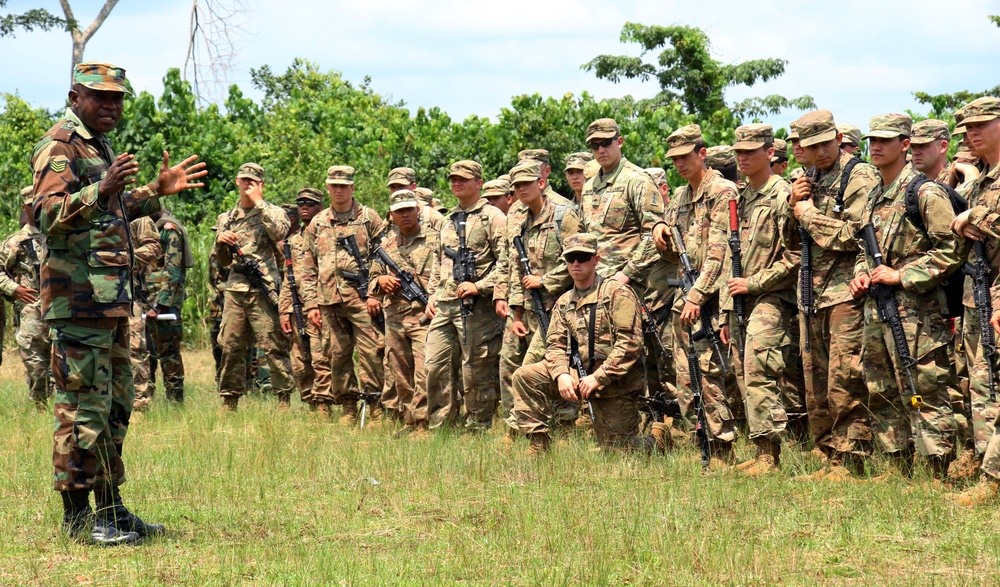 U.S. Army Soldiers participate in Jungle Warfare 2018