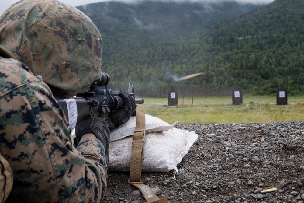 4th Marine Division Annual Rifle Squad Competitors prepare for upcoming events