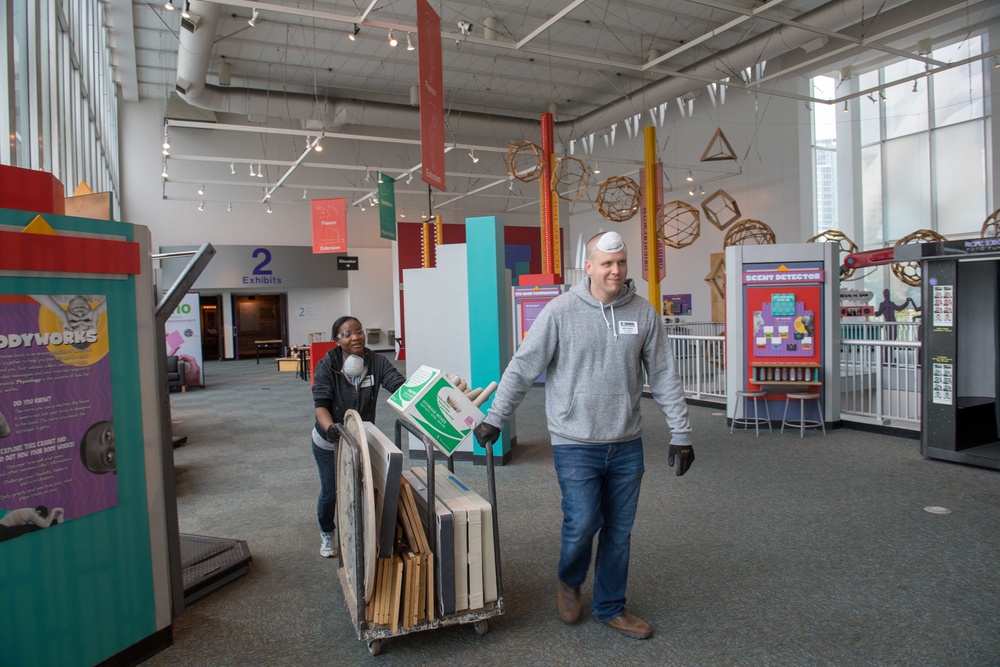 Sailors and Coast Guardsmen Volunteer at Pacific Science Center