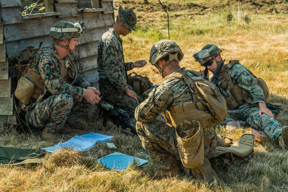 Marines registering 60mm mortars