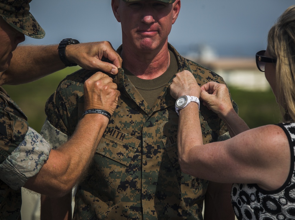 Gen. Neller promotes Lt. Gen. Smith