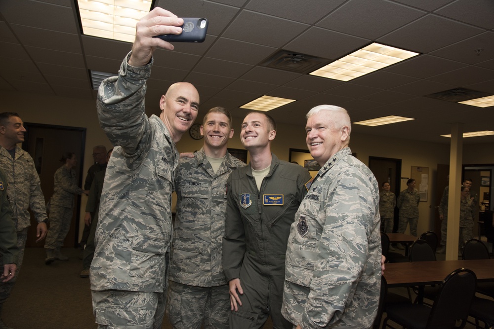 Lt. Gen. Rice visits the 105th Airlift Wing