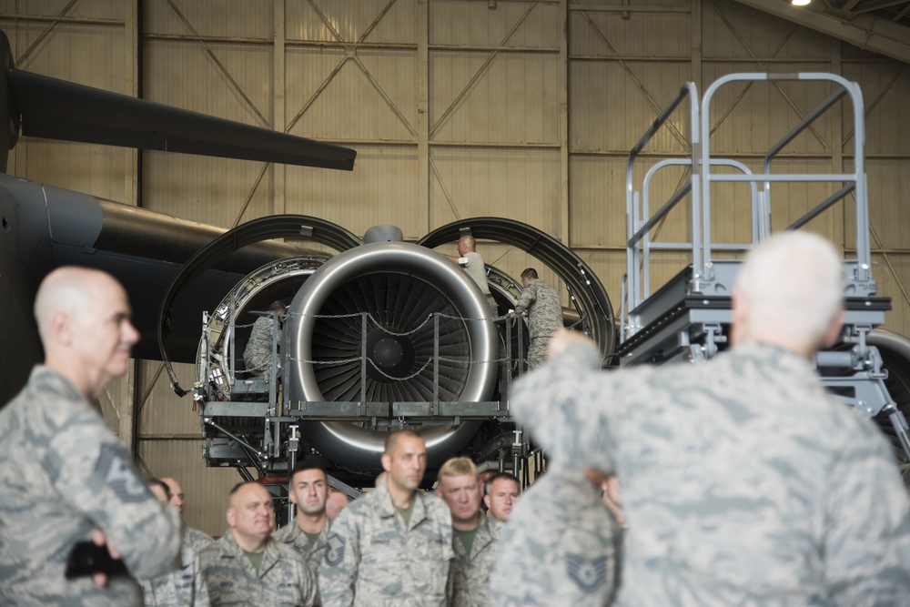 Lt. Gen. Rice visits the 105th Airlift Wing