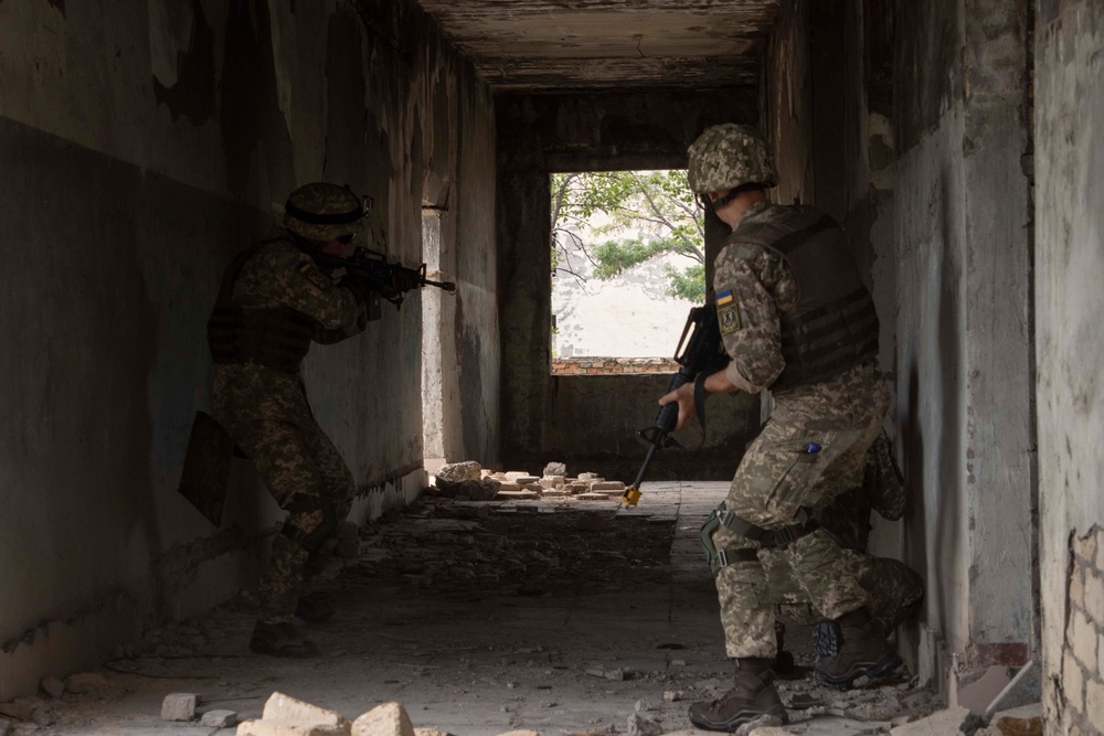 Georgian Army, Ukrainian Marines conduct urban ops training for Noble Partner 18