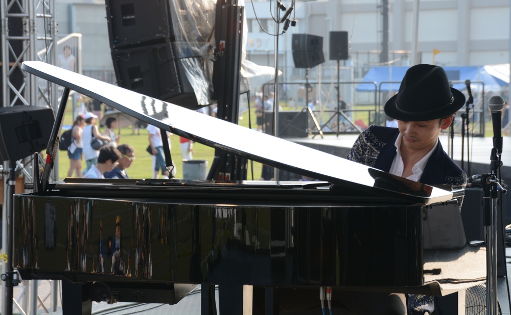 1800804-N-HH215-1120