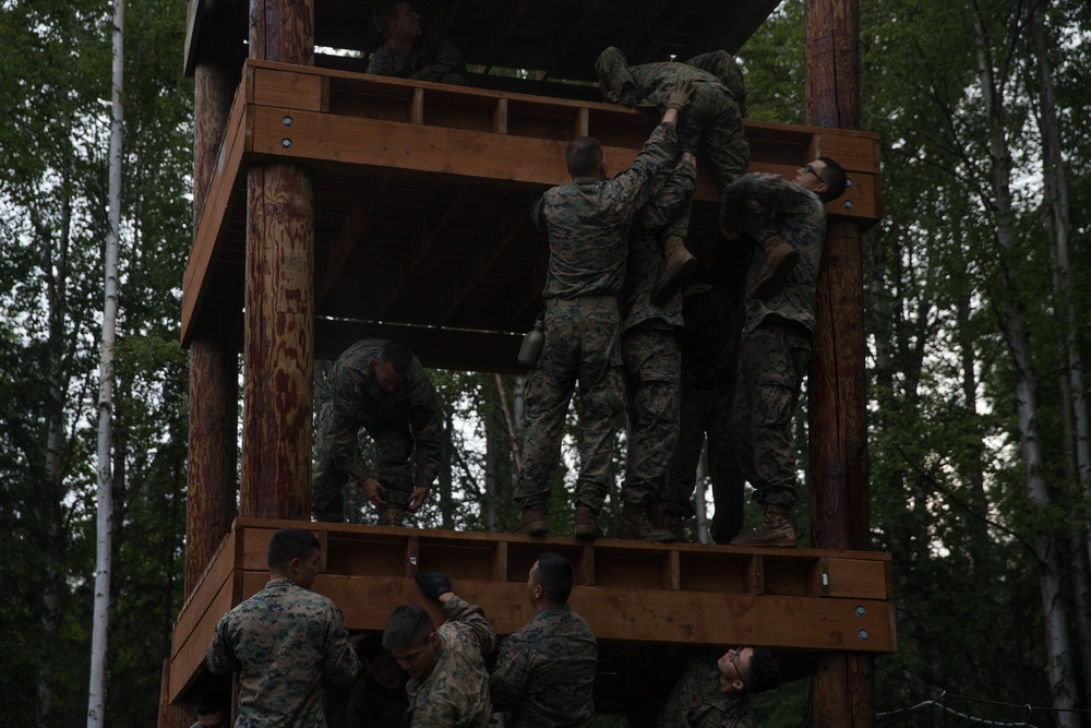 4th Marine Division Super Squad Competitors Tackle O-Course