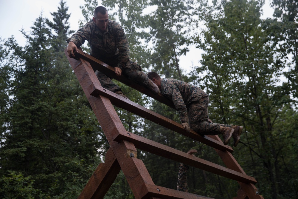 4th Marine Division Super Squad Competitors Tackle O-Course