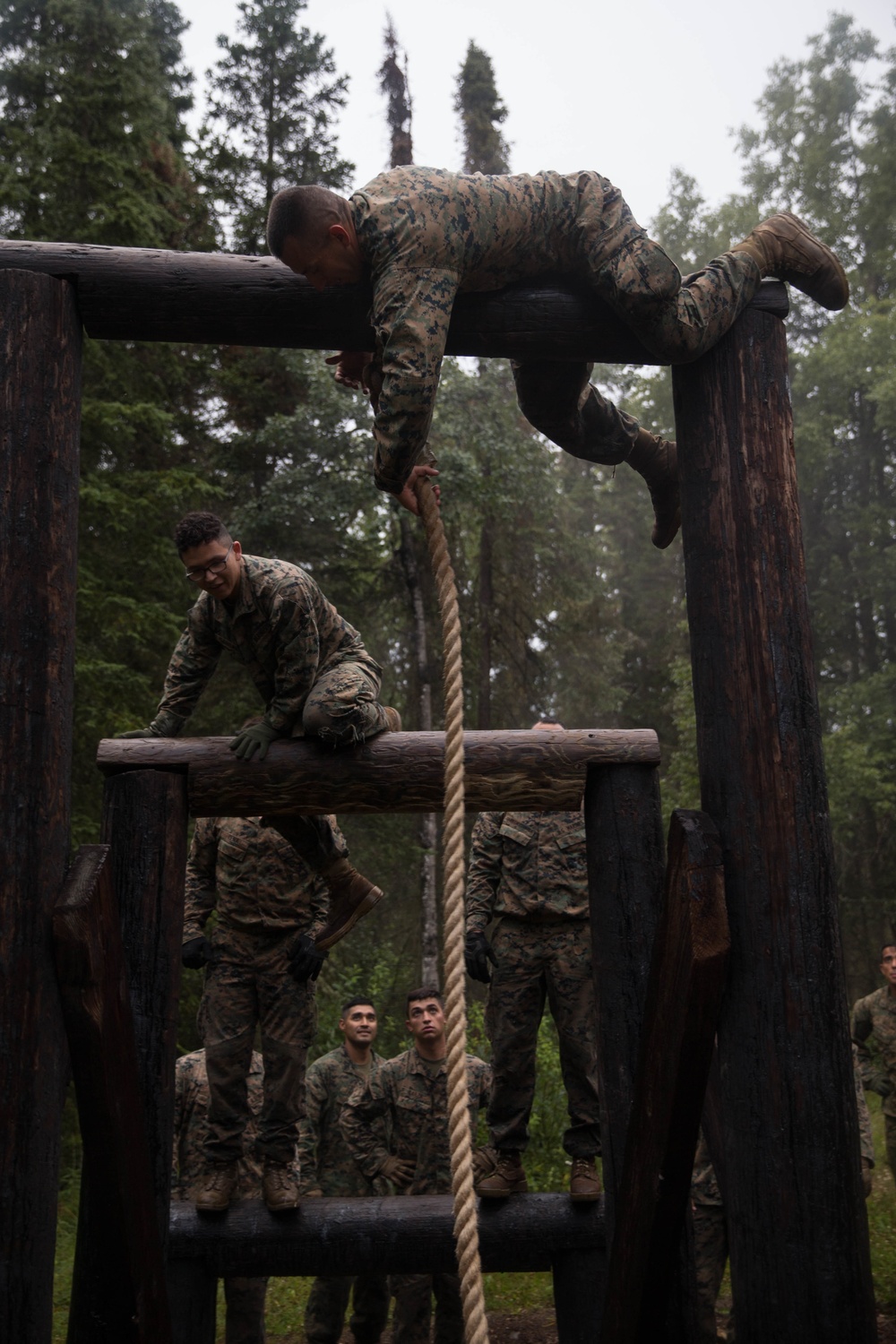 4th Marine Division Super Squad Competitors Tackle O-Course