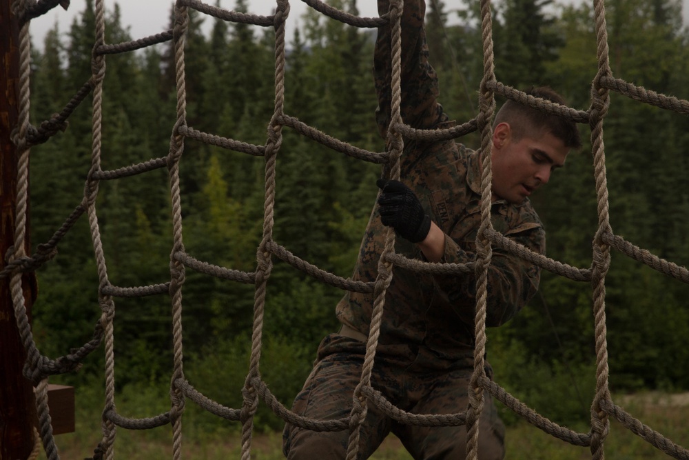 4th Marine Division Super Squad Competitors Tackle O-Course