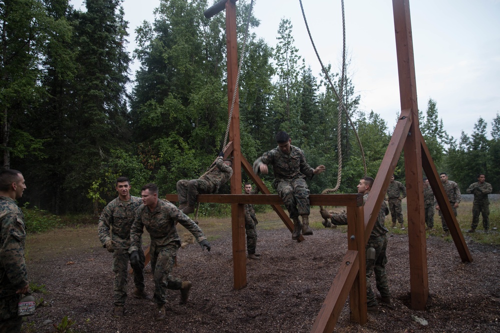 4th Marine Division Super Squad Competitors Tackle O-Course