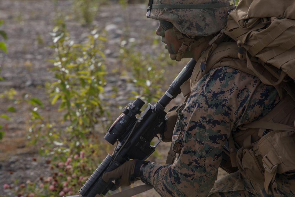 4th Marine Division Super Squad Competitors Conduct Air Movement Operations