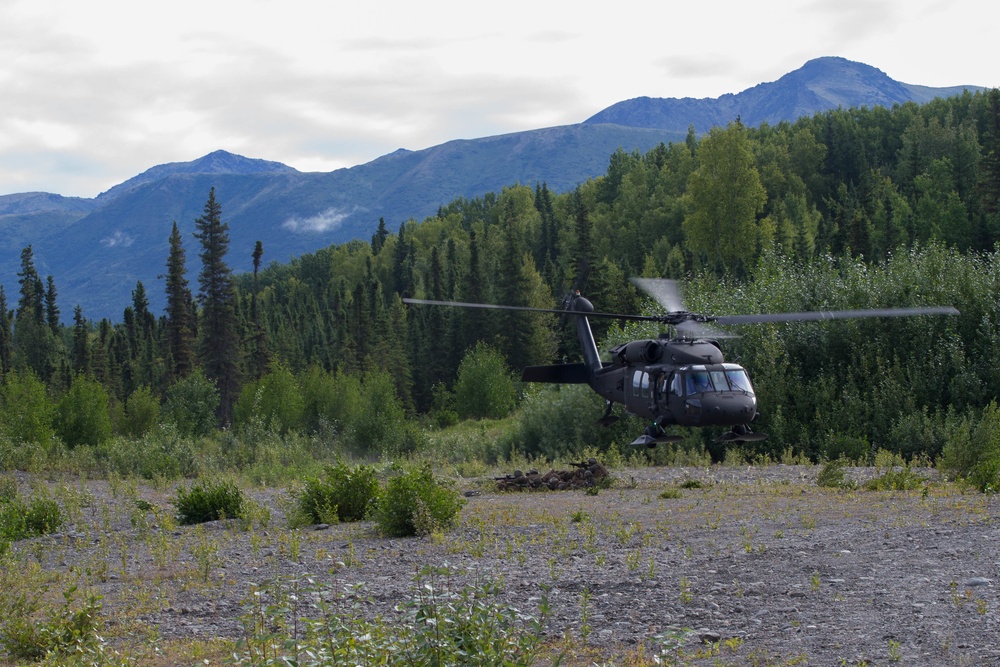 4th Marine Division Annual Rifle Squad Competitors complete air movement operations