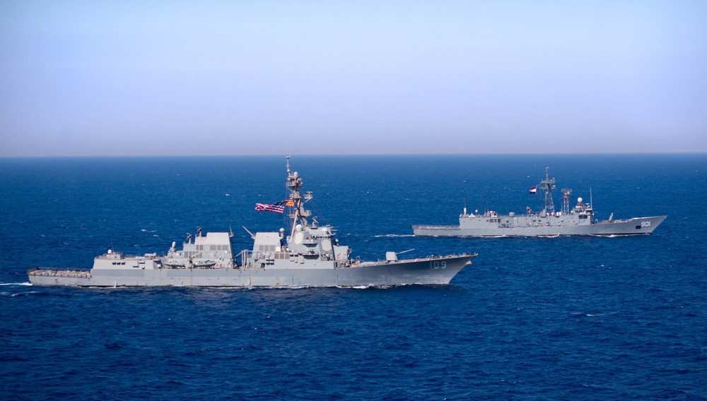 U.S. Navy, Egypt and UAE ships steam together for Eagle Salute 18