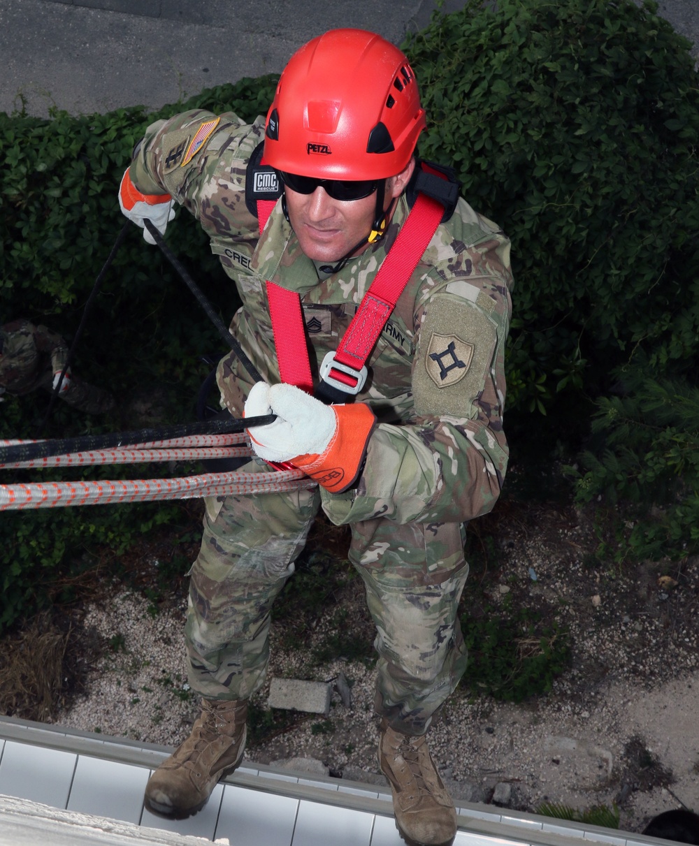 CERFP conducts SAR simulations using ropes with the VKC