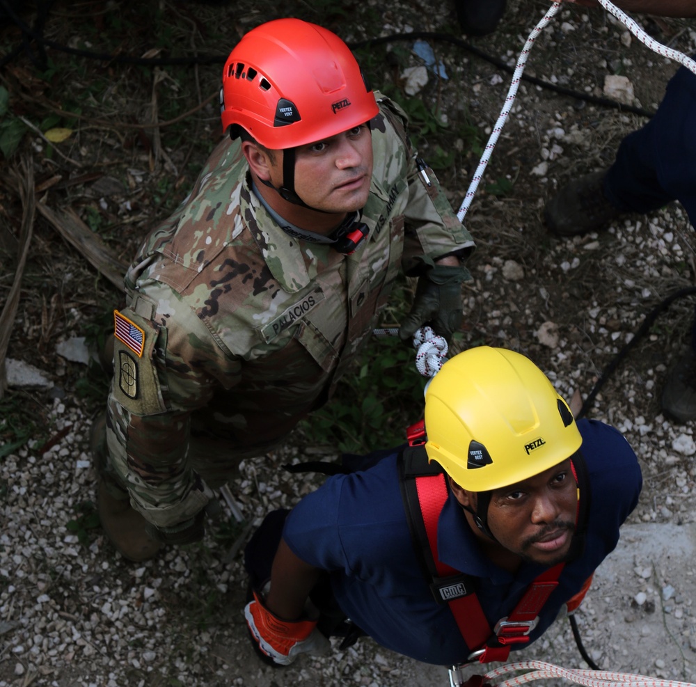 CERFP conducts SAR simulations using ropes with the VKC