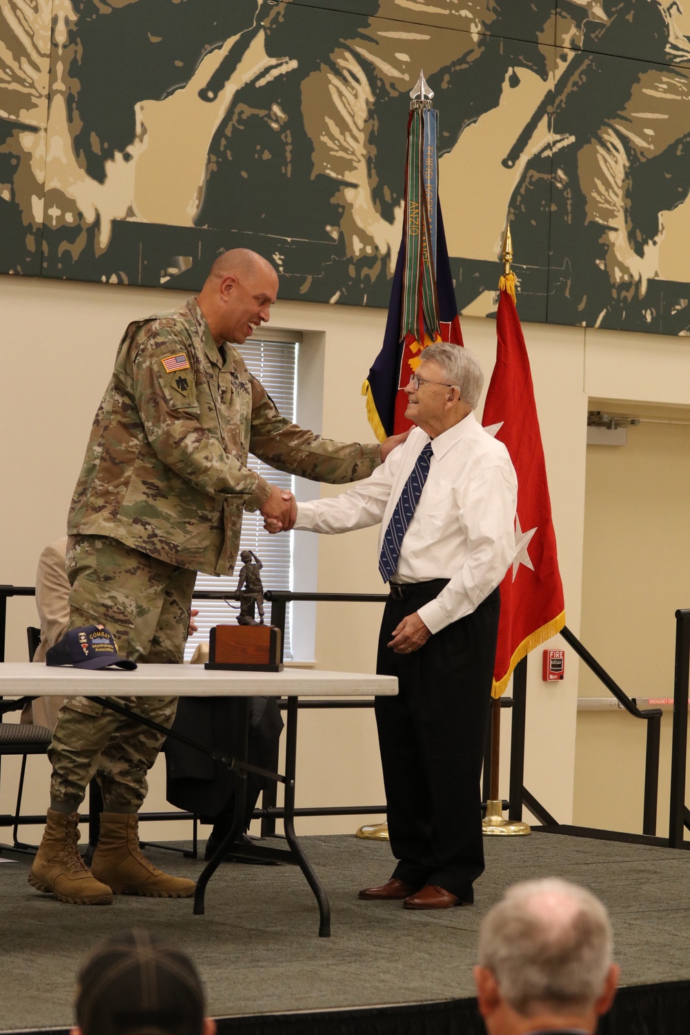 Infantrymen of the Oklahoma Army National Guard receives honor