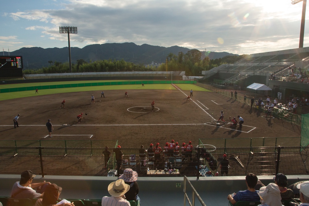 USA Softball Women's National Team visits MCAS Iwakuni