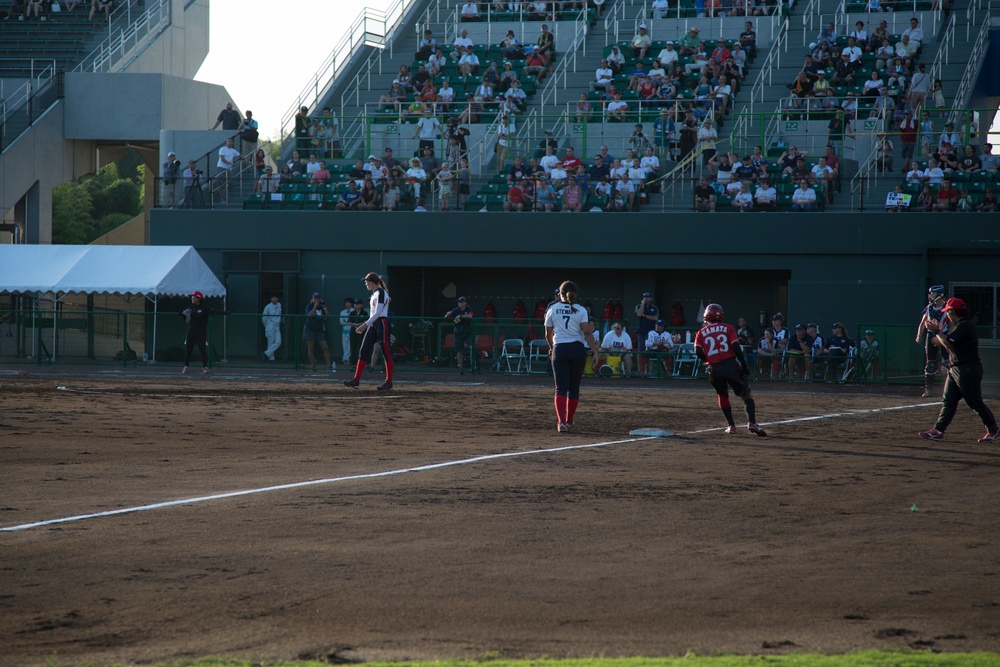 USA Softball Women's National Team visits MCAS Iwakuni