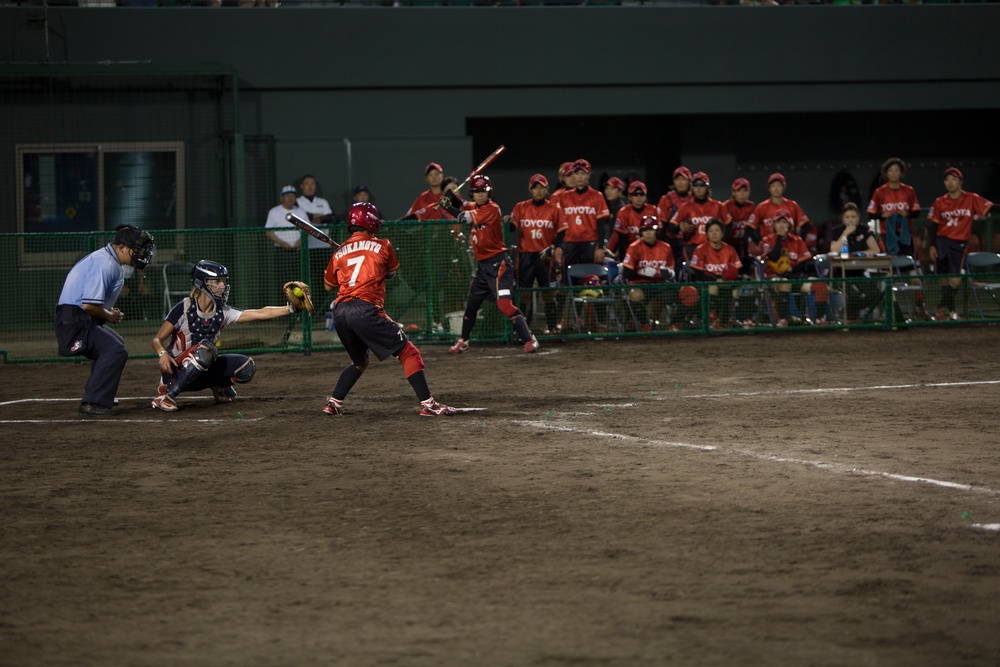 USA Softball Women's National Team visits MCAS Iwakuni