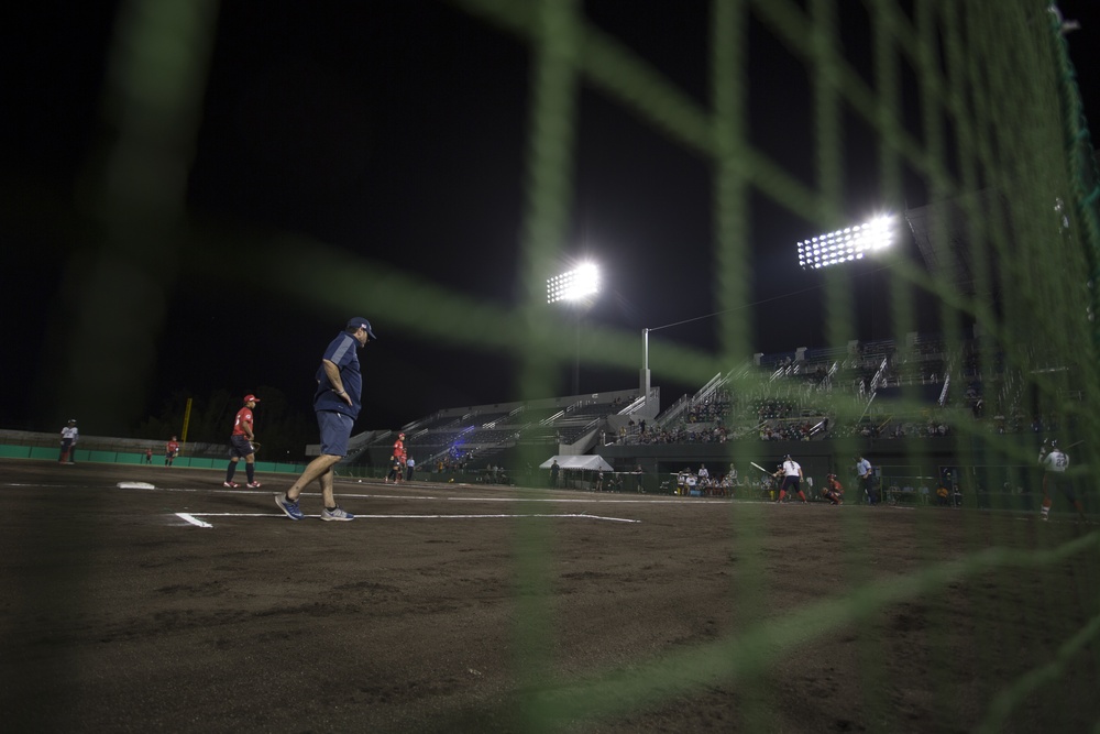 USA Softball Women's National Team visits MCAS Iwakuni