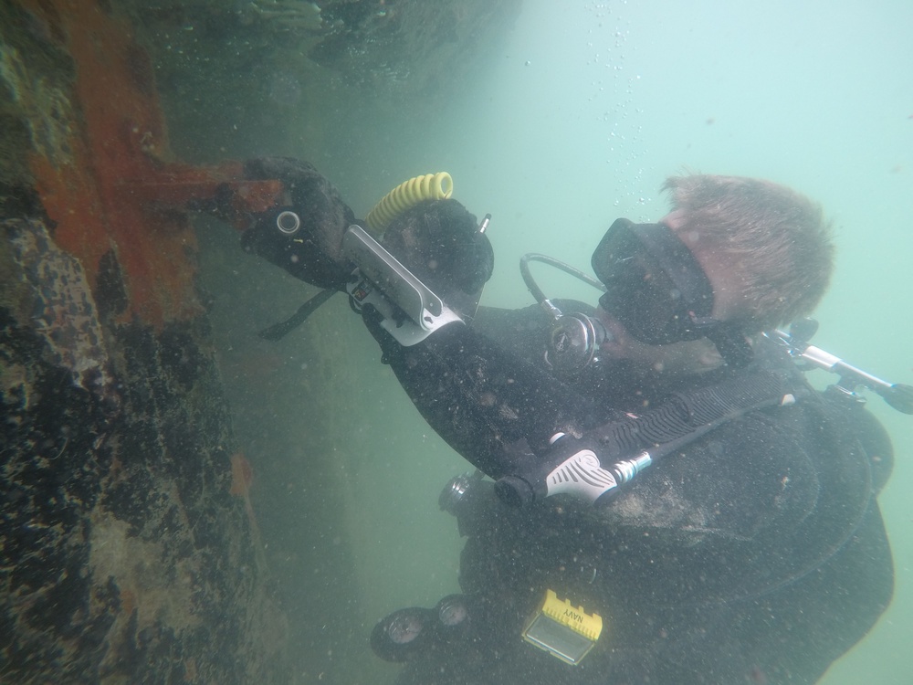 UCT 2 Completes Emergent Repairs to the Off-Shore Fuel System Mooring on Wake Island