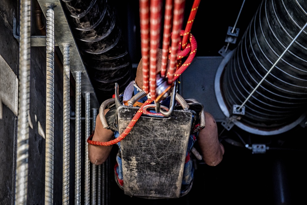 Elite Rescue Team Practices Unique Patient Removal at Belvoir Hospital
