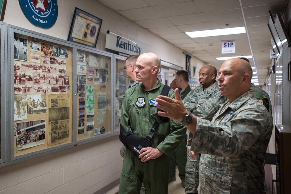 AMC commnader tours Kentucky Air Guard