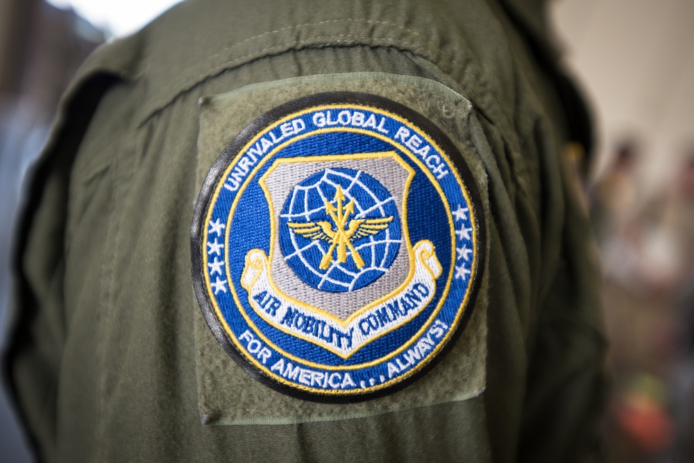 AMC commnader tours Kentucky Air Guard