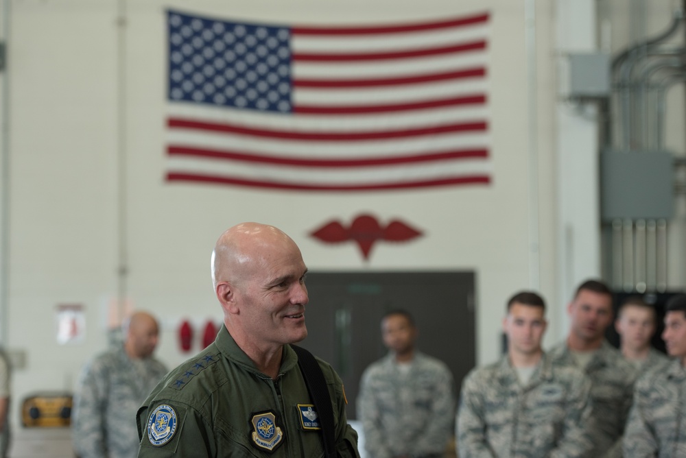 AMC commnader tours Kentucky Air Guard