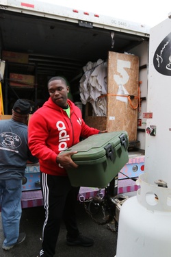 COMMUNITY OUTREACH: BOSS Soldiers volunteer at local food ministry [Image 2 of 6]