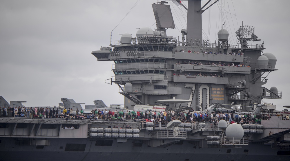 USS Carl VInson (CVN 70) Tiger Cruise